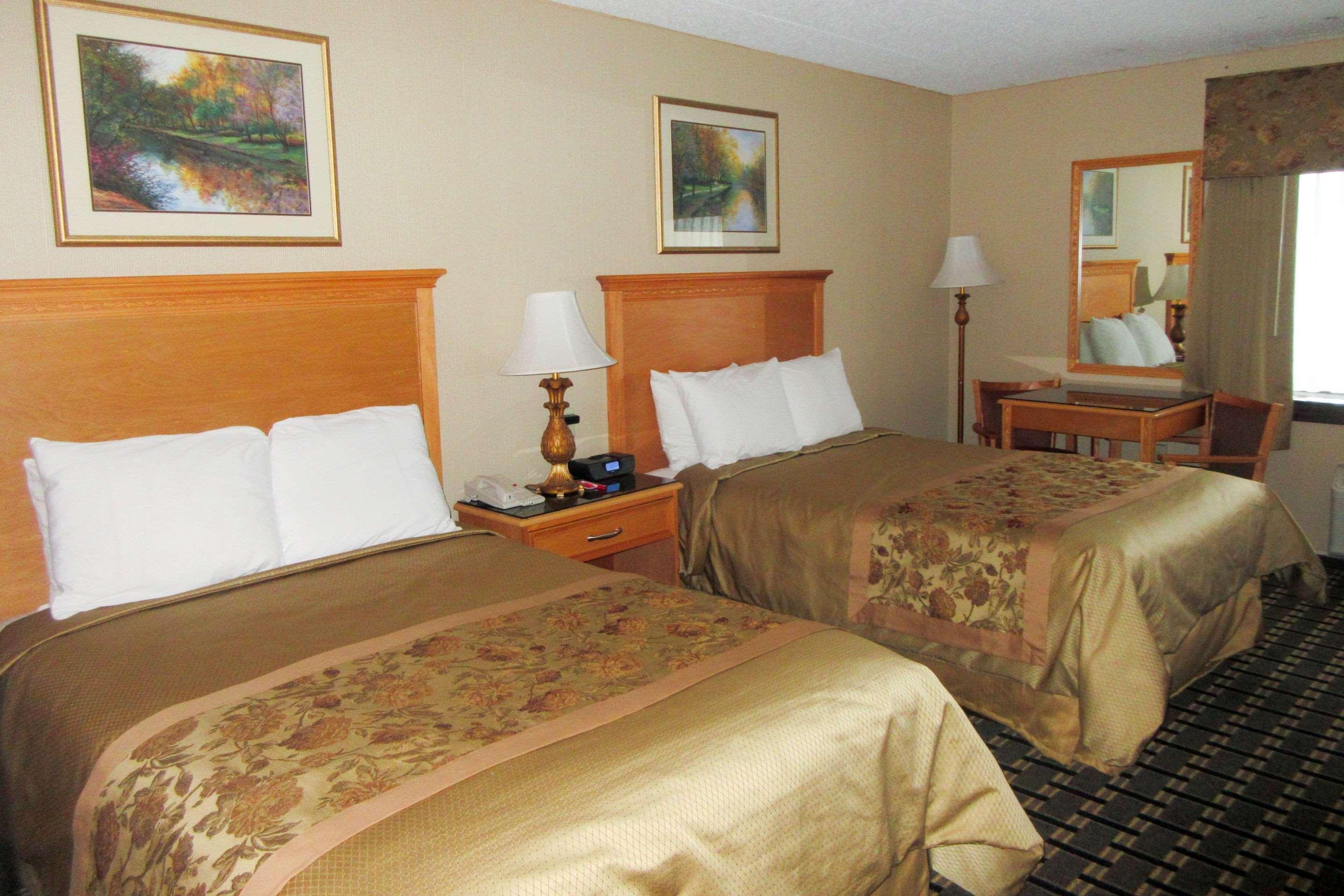 Econo Lodge Квакертаун Екстер'єр фото