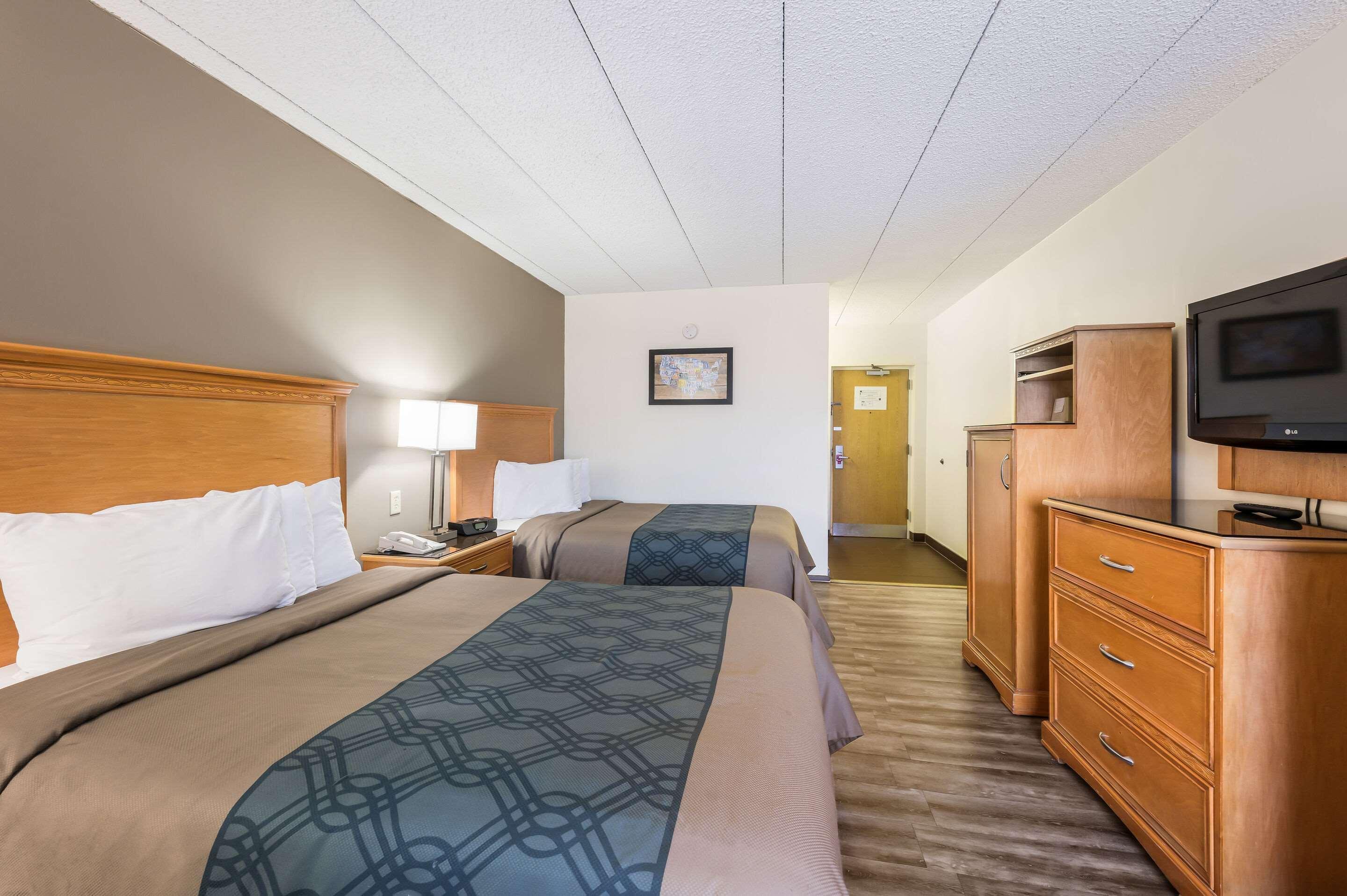 Econo Lodge Квакертаун Екстер'єр фото