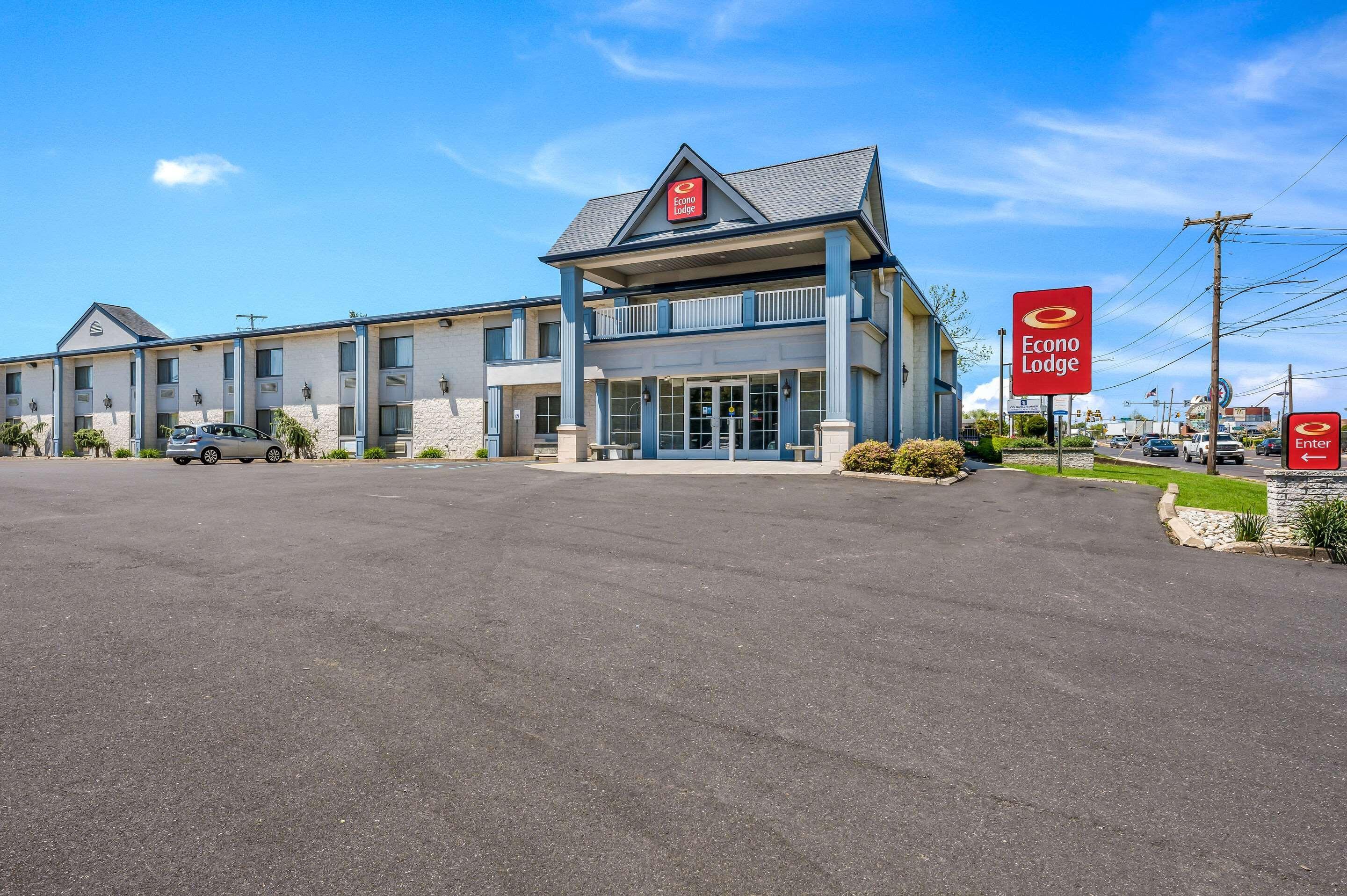Econo Lodge Квакертаун Екстер'єр фото
