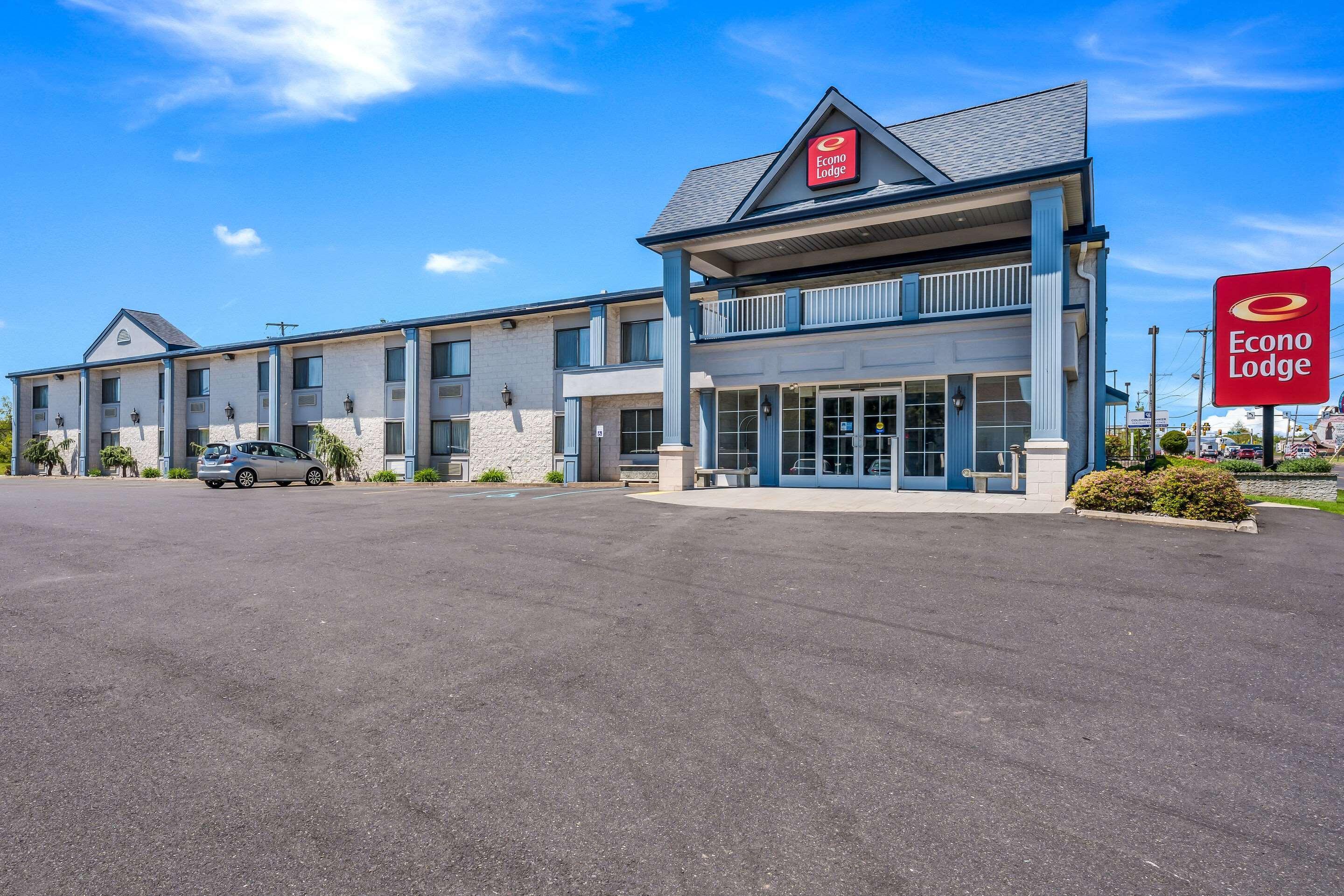 Econo Lodge Квакертаун Екстер'єр фото