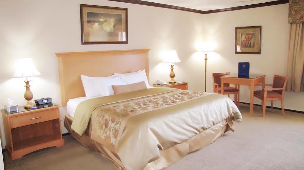 Econo Lodge Квакертаун Екстер'єр фото